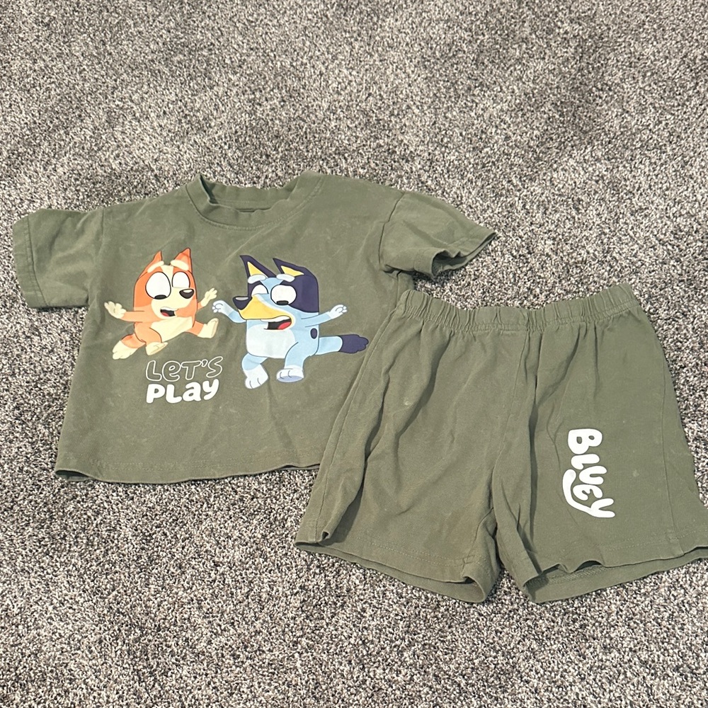 Kids Green 'Let's Play' Bluey Graphic Pajama Set